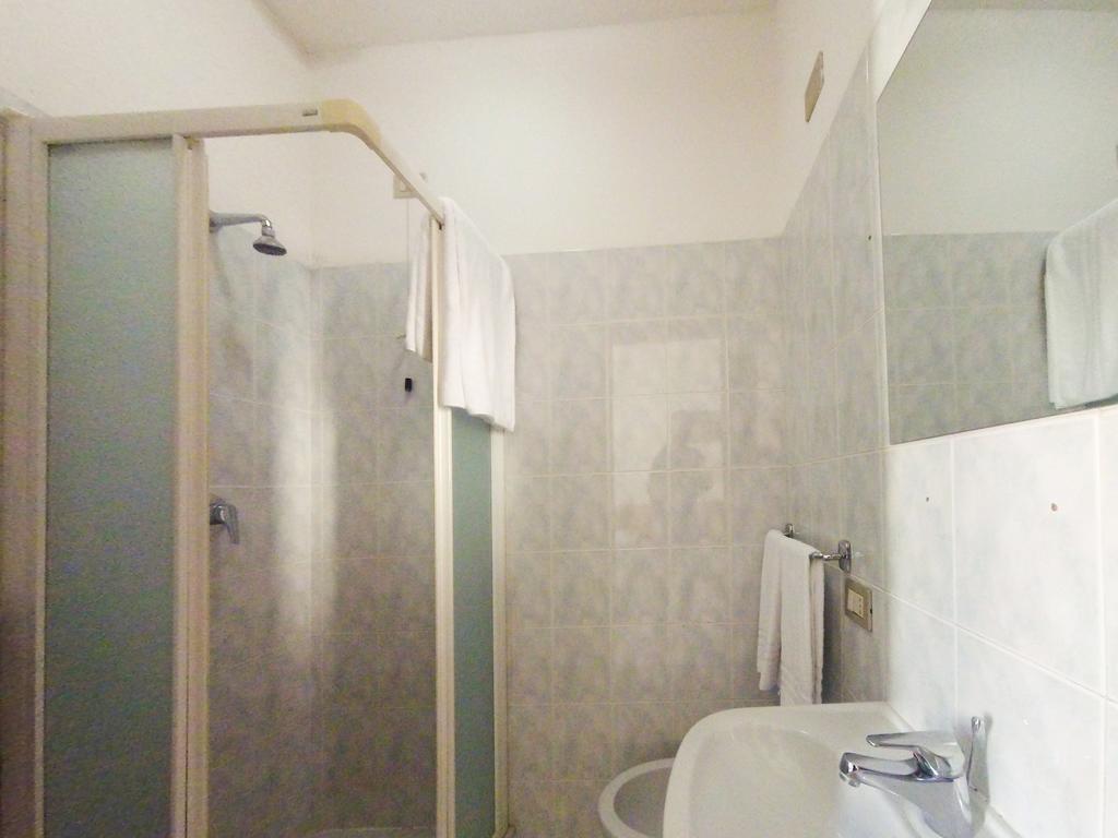 Hotel Oriente Milan Bagian luar foto
