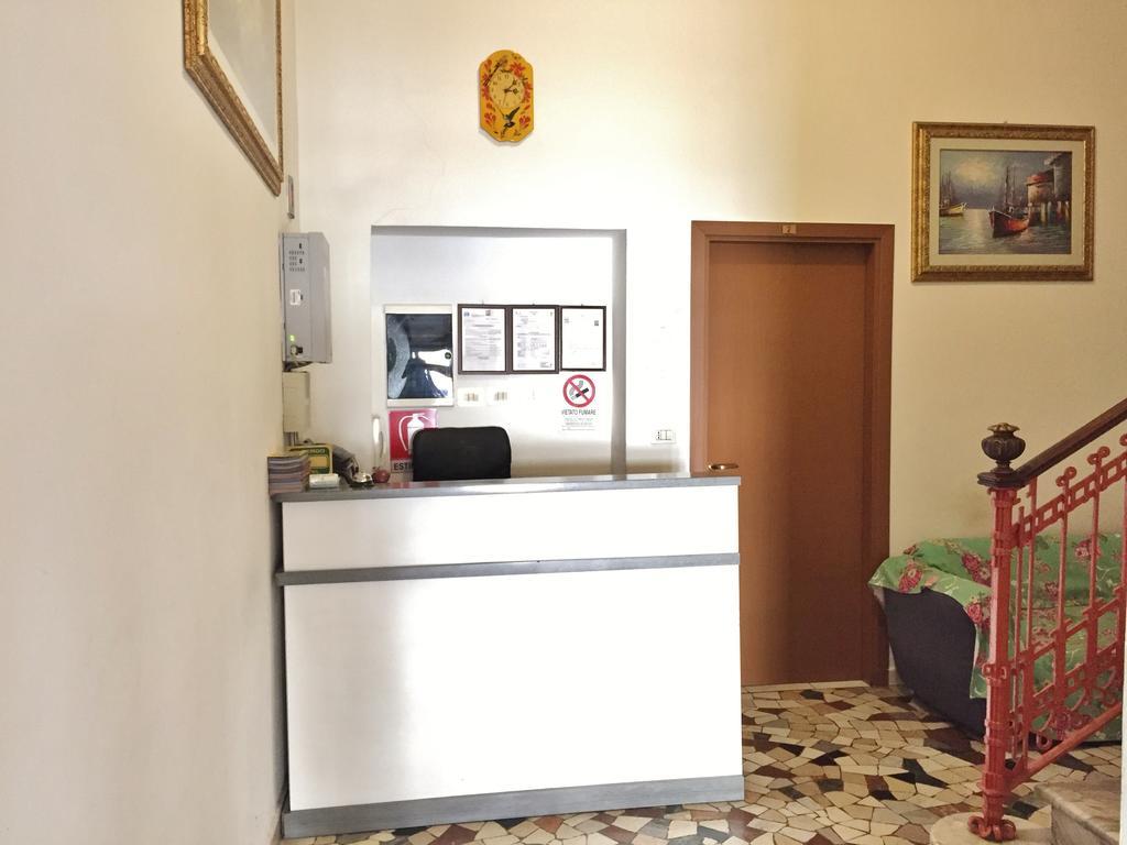 Hotel Oriente Milan Bagian luar foto
