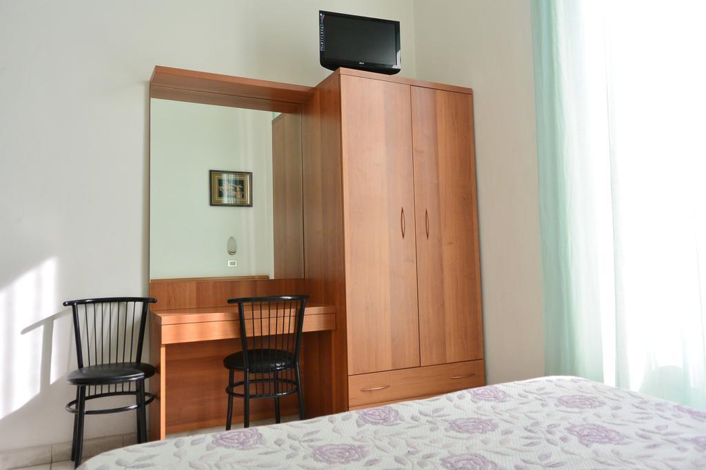 Hotel Oriente Milan Bagian luar foto