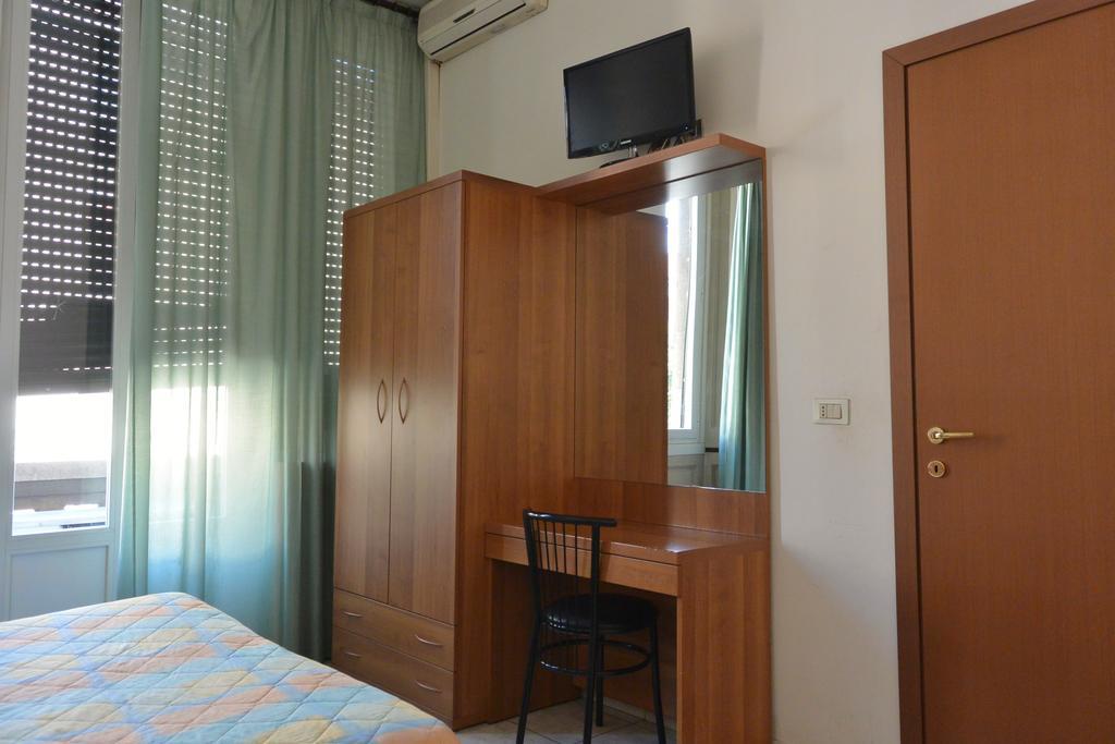 Hotel Oriente Milan Bagian luar foto
