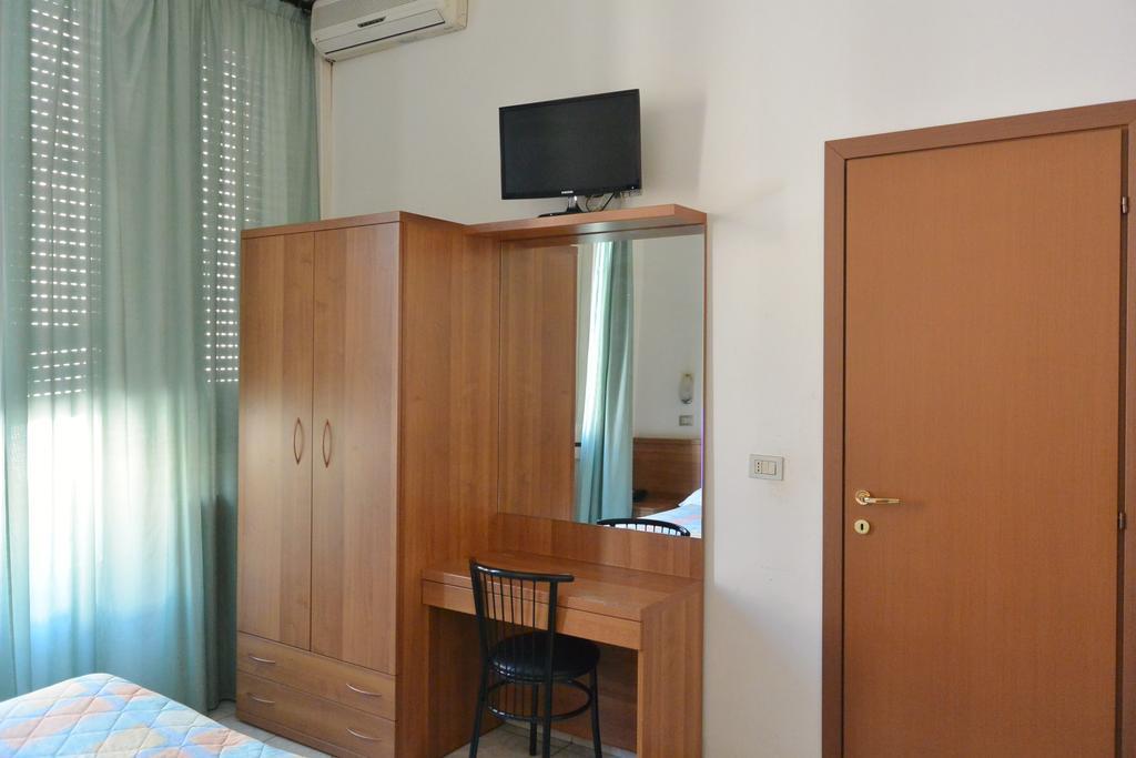 Hotel Oriente Milan Bagian luar foto