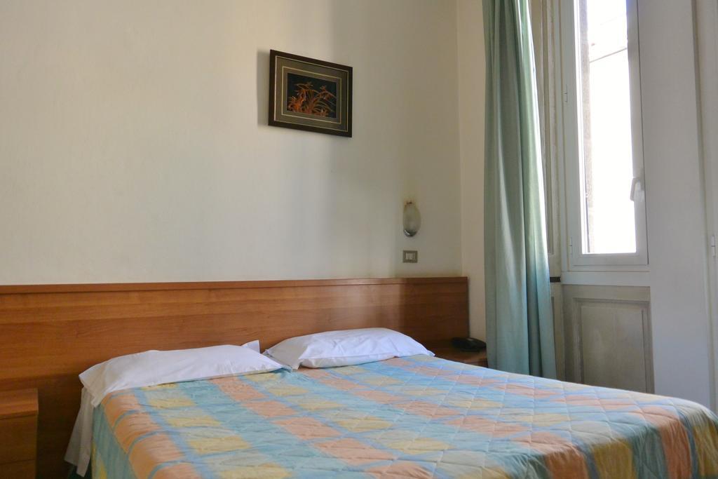 Hotel Oriente Milan Bagian luar foto
