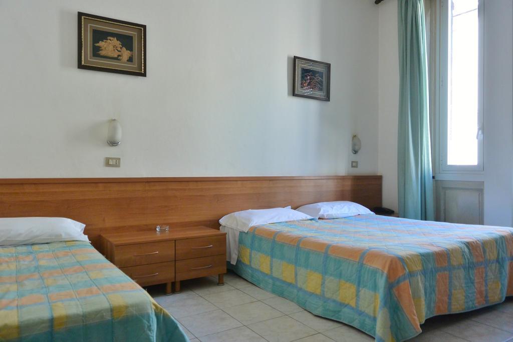 Hotel Oriente Milan Bagian luar foto